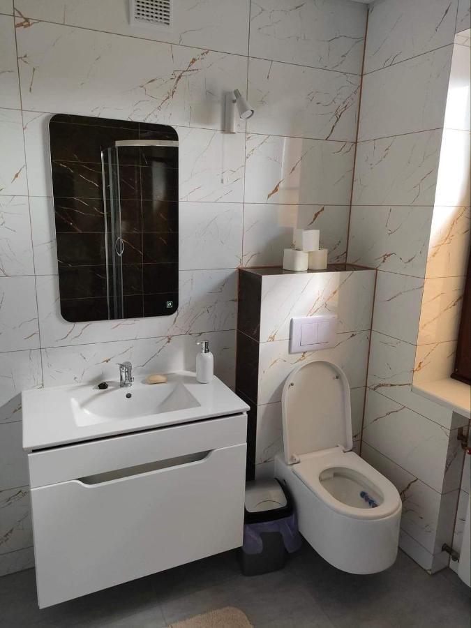 Pokoje Na Jasminowej Villa Пиш Екстериор снимка